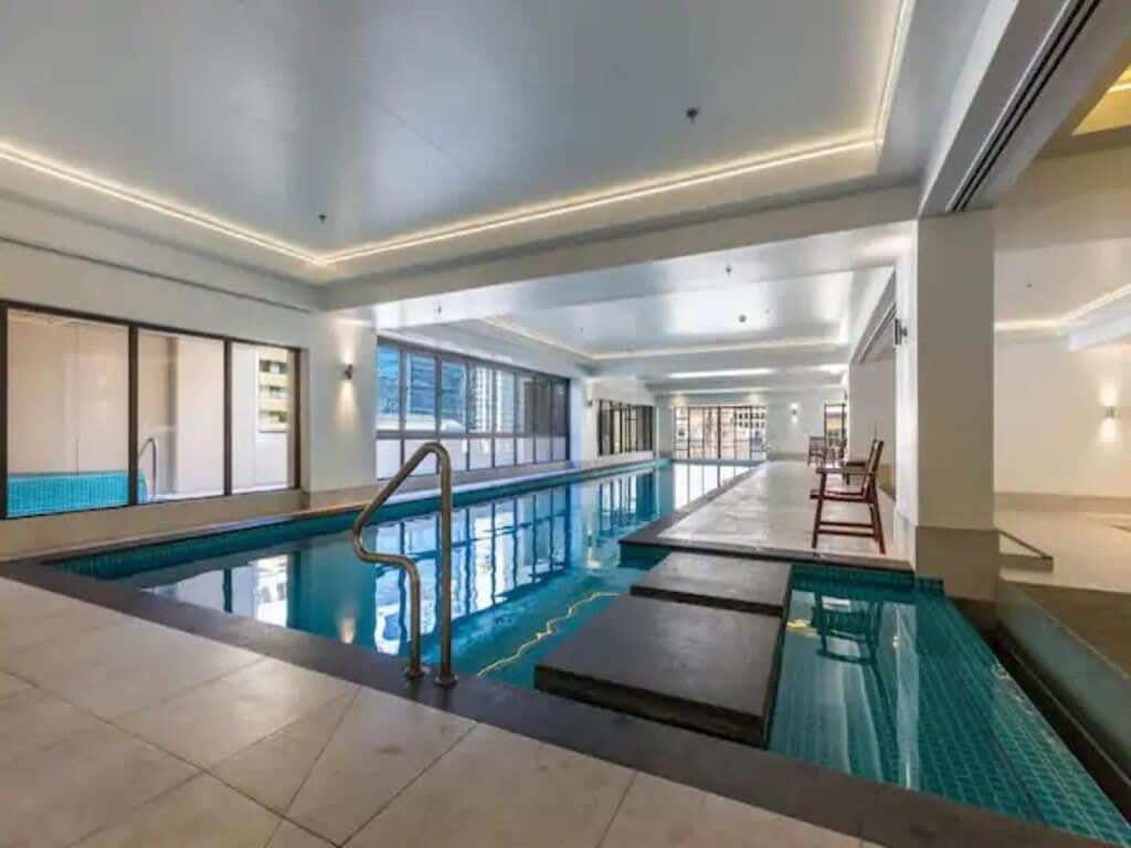 Bright One Bedroom Beauty With Balcony And Unbeatable Views أوكلاند المظهر الخارجي الصورة
