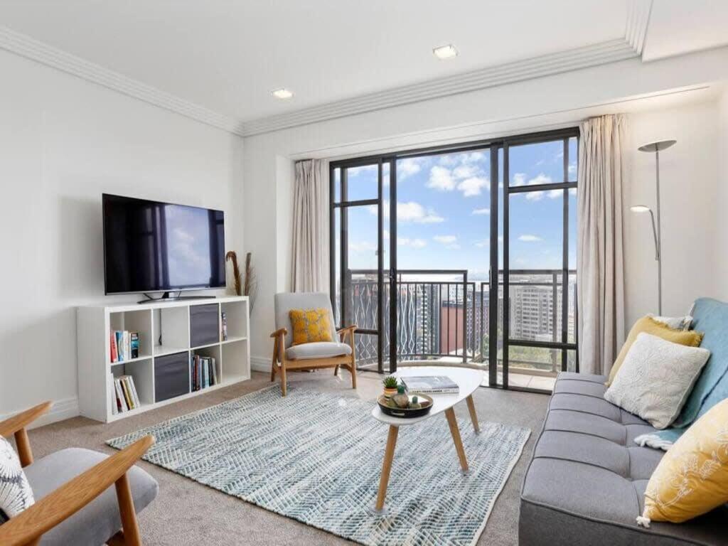 Bright One Bedroom Beauty With Balcony And Unbeatable Views أوكلاند المظهر الخارجي الصورة